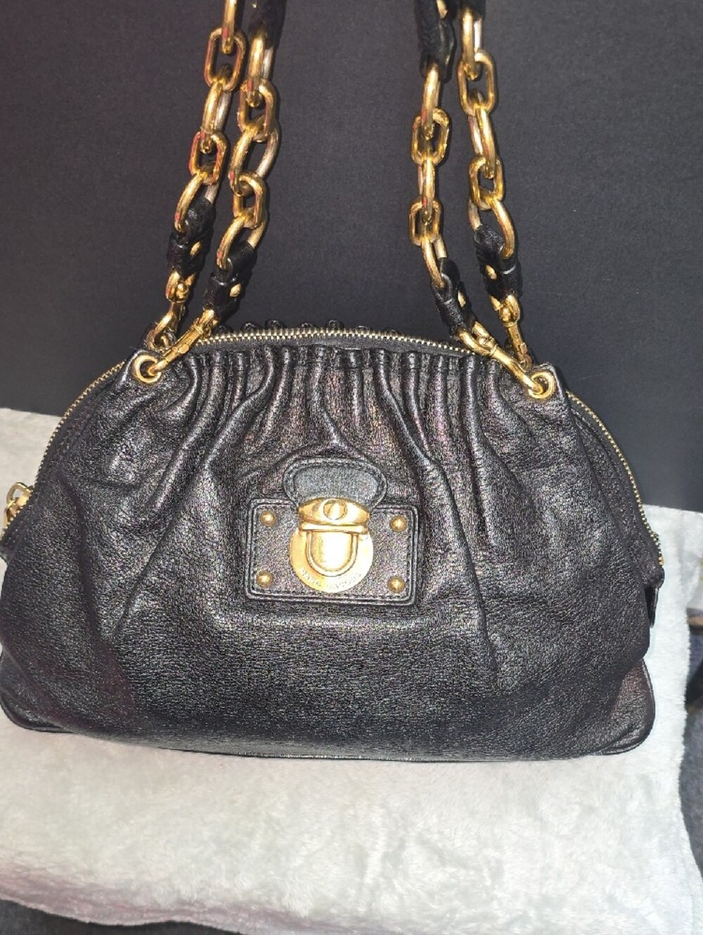 Marc Jacobs Black Leather Shoulder Bag with Gold Hardware - Picture 5 of 13